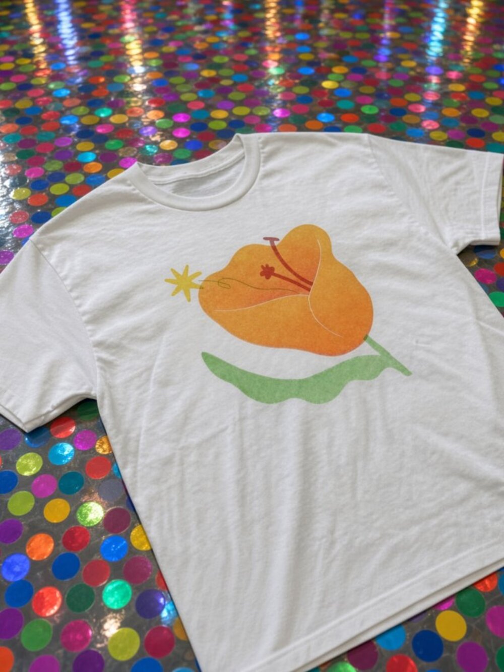 Minimalist Orange Bell Flower Star Botanical Graphic T-Shirt Gildan Cotton Tee